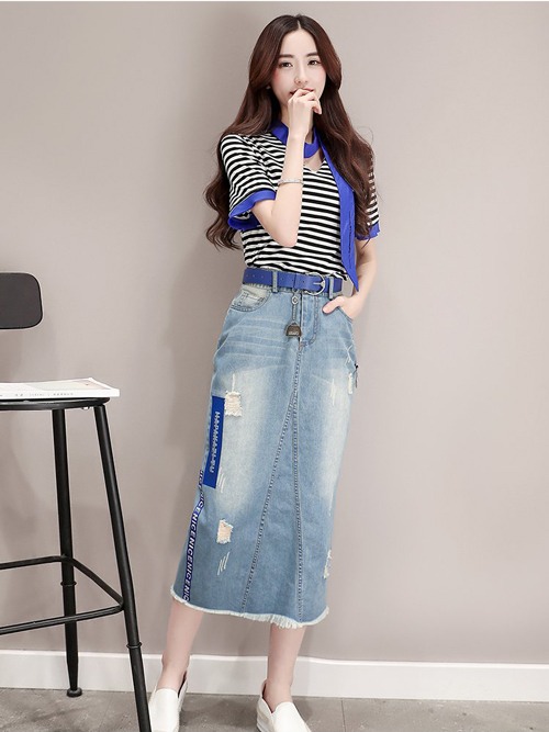 牛仔一步裙搭配什么上衣好看?7种风格穿搭技巧-美派服饰网(图2) 牛仔一步裙搭配什么上衣好看?7种风格穿搭技巧-美派服饰网(图2)
