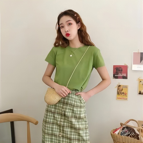 绿色短袖怎么搭配下装才好看 撞色穿搭技巧推荐-美派服饰网(图3)