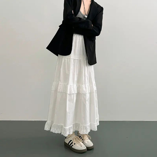 白色长款半身裙搭配指南：7种时尚穿搭技巧-美派服饰网(图2)