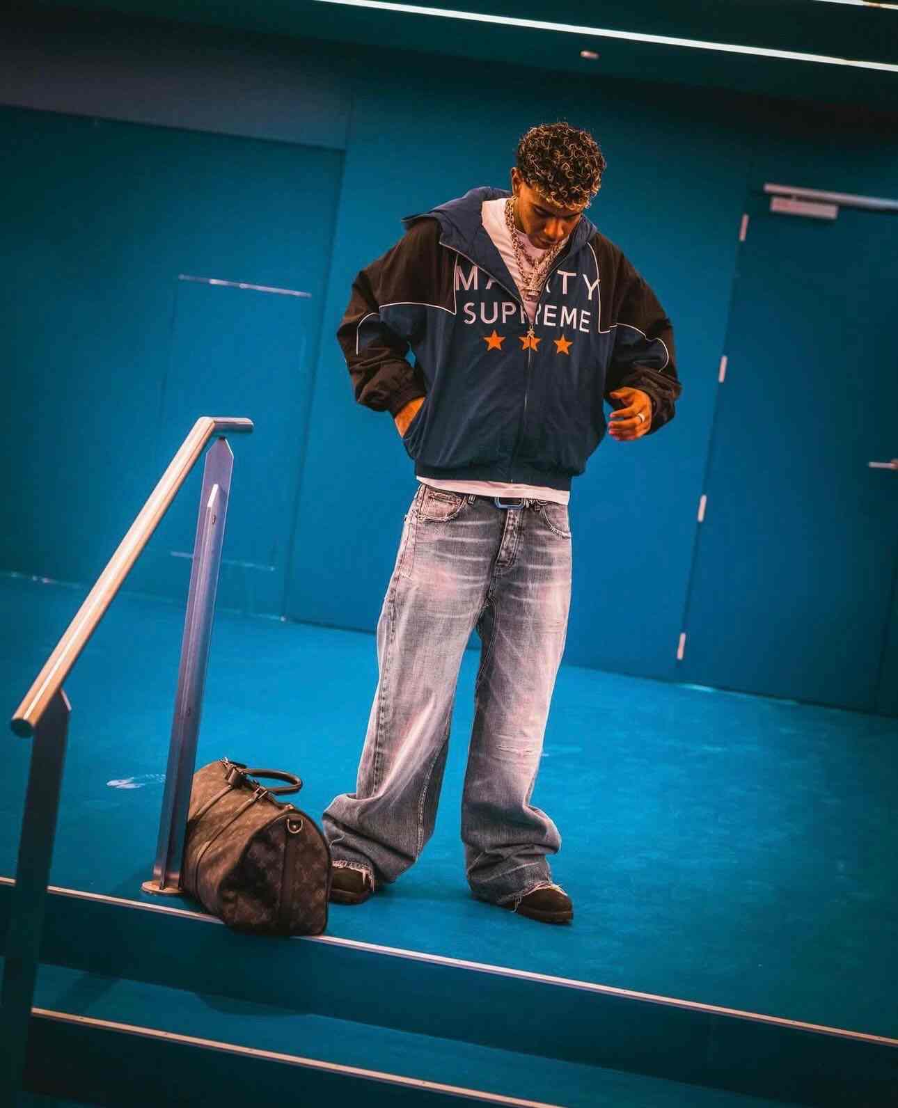 甜茶形象大转变引争议，从文艺男神到街头先锋的转型之路-美派服饰网(图16)