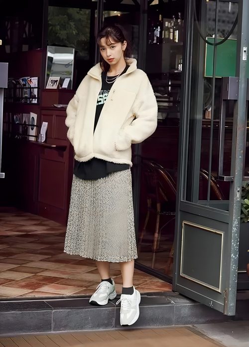 长裙配长袜还是短袜好看？不同风格搭配技巧全解析-美派服饰网(图2)