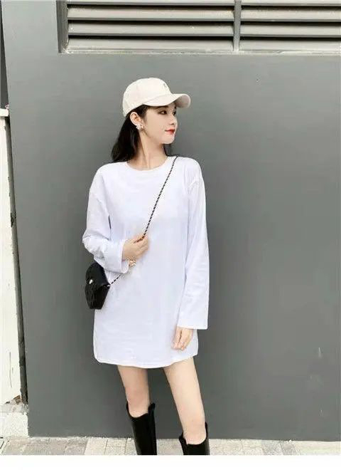 宽松大T恤搭配指南:7种时尚穿搭技巧展现个性风格-美派服饰网(图2) 宽松大T恤搭配指南:7种时尚穿搭技巧展现个性风格-美派服饰网(图2)