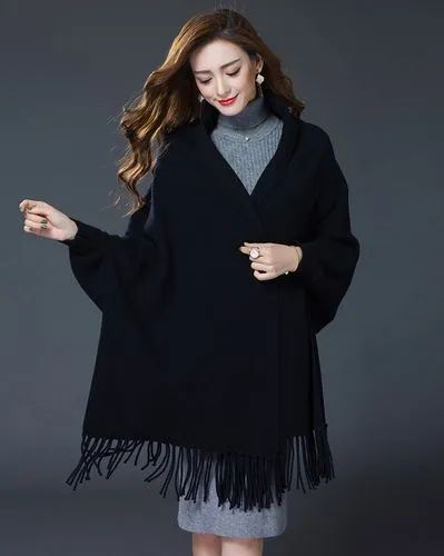 黑色毛衣披肩搭配指南：打造时尚温暖穿搭-美派服饰网(图2)