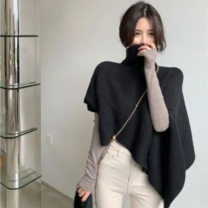 黑色毛衣披肩搭配指南：打造时尚温暖穿搭-美派服饰网