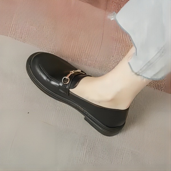 小皮鞋配袜子搭配指南：6种袜型打造时尚造型-美派服饰网(图1)