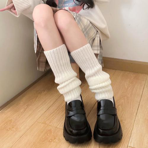 小皮鞋配袜子搭配指南：6种袜型打造时尚造型-美派服饰网(图2)