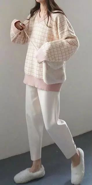 长款卫衣搭配什么裤子好看？7种时尚穿搭方法推荐-美派服饰网(图2)