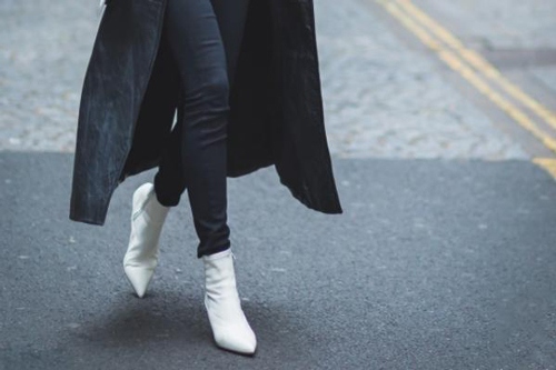 白色短靴搭配什么裤子好看?7种时尚穿搭技巧全攻略-美派服饰网(图1) 白色短靴搭配什么裤子好看?7种时尚穿搭技巧全攻略-美派服饰网(图1)