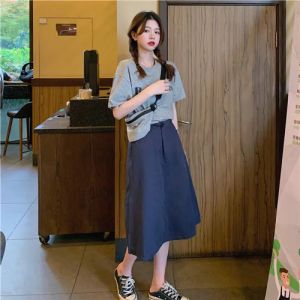 藏青色半身裙搭配指南：7种时尚穿搭技巧让你优雅出众-美派服饰