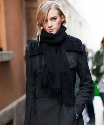 黑色围巾搭配技巧大全,轻松驾驭各种时尚造型-美派服饰网(图2) 黑色围巾搭配技巧大全,轻松驾驭各种时尚造型-美派服饰网(图2)