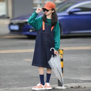 背带短裙搭配指南：6种时尚造型轻松穿出青春活力-美派服饰网