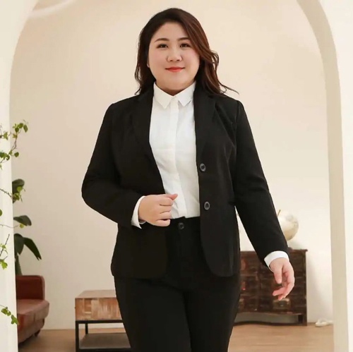 胖女生职业装搭配技巧，展现自信专业形象-美派服饰网(图3)