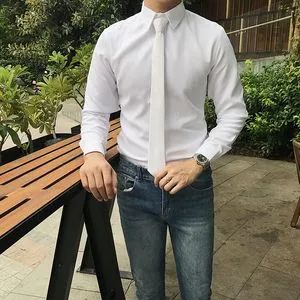白色西装领带搭配指南：打造清爽优雅时尚造型-美派服饰网(图1)