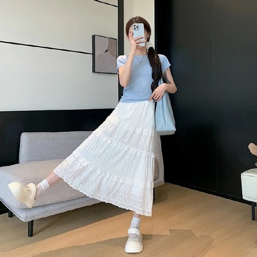 白色蕾丝短裙搭配指南：打造优雅浪漫时尚造型-美派服饰网(图1)