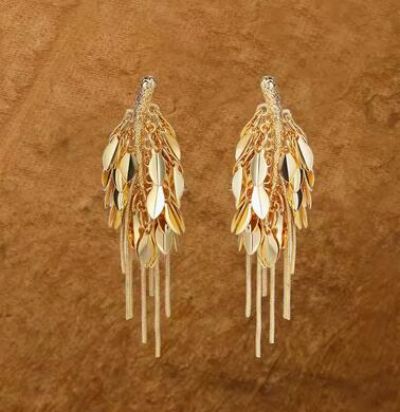 礼服搭配耳环选择指南：提升整体造型优雅感的秘诀-美派服饰网(图4)