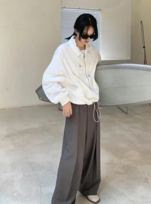 白色夹克搭配什么衣服好看？10种时尚女生穿搭技巧-美派服饰网(图4)