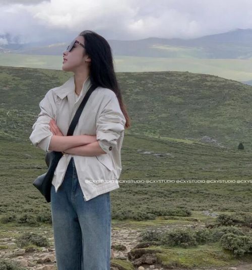 白色夹克搭配什么衣服好看？10种时尚女生穿搭技巧-美派服饰网(图2)