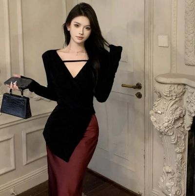 酒红色半身裙搭配指南：6种上衣配色方案及配饰选择-美派服饰网(图2)