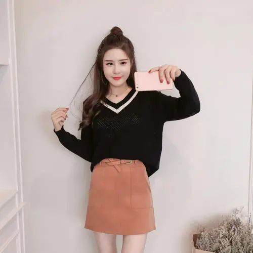 V领针织衫搭配指南:打造多样风格的穿搭技巧-美派服饰网(图2) V领针织衫搭配指南:打造多样风格的穿搭技巧-美派服饰网(图2)