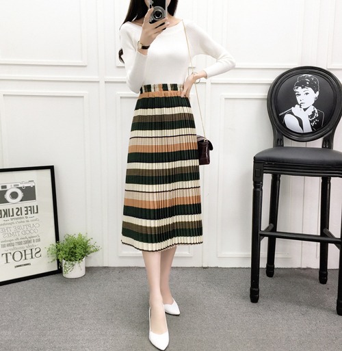 条纹长裙搭配指南：9种时尚上衣组合打造个性造型-美派服饰网(图3)