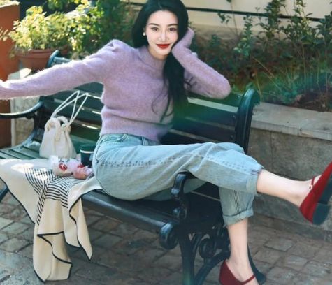 紫色毛衣配什么颜色裤子好看 7种经典搭配方案推荐-美派服饰网(图4) 紫色毛衣配什么颜色裤子好看 7种经典搭配方案推荐-美派服饰网(图4)