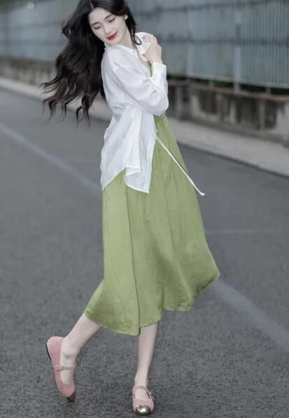 青绿色裙子配什么颜色鞋子好看 搭配技巧分享-美派服饰网(图5) 青绿色裙子配什么颜色鞋子好看 搭配技巧分享-美派服饰网(图5)