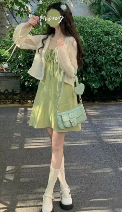 青绿色裙子配什么颜色鞋子好看 搭配技巧分享-美派服饰网(图1) 青绿色裙子配什么颜色鞋子好看 搭配技巧分享-美派服饰网(图1)