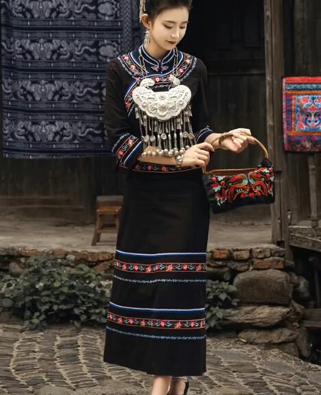 布依族传统裙子厚重怎么办?舒适穿着技巧全攻略-美派服饰网(图1) 布依族传统裙子厚重怎么办?舒适穿着技巧全攻略-美派服饰网(图1)