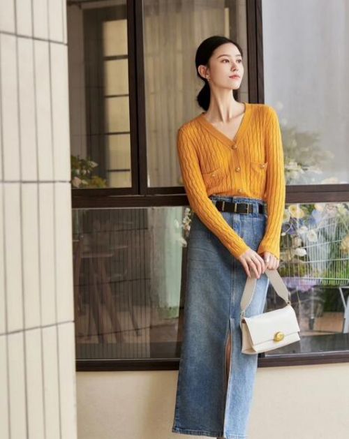 橙色毛衣配什么颜色裙子好看 7种经典搭配方案推荐-美派服饰网(图5)