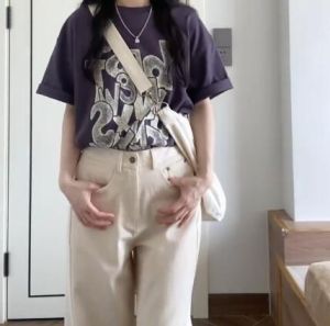 紫色T恤配什么颜色裤子好看 搭配技巧全攻略-美派服饰网