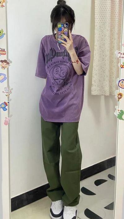 紫色T恤配什么颜色裤子好看 搭配技巧全攻略-美派服饰网(图5)