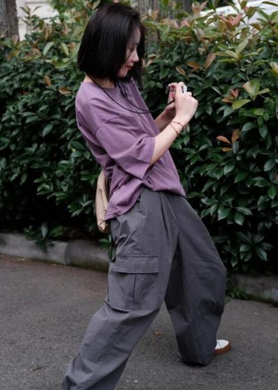 紫色T恤配什么颜色裤子好看 搭配技巧全攻略-美派服饰网(图4)