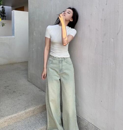 青色裤子搭配什么颜色上衣好看 六种经典配色方案推荐-美派服饰网(图1)