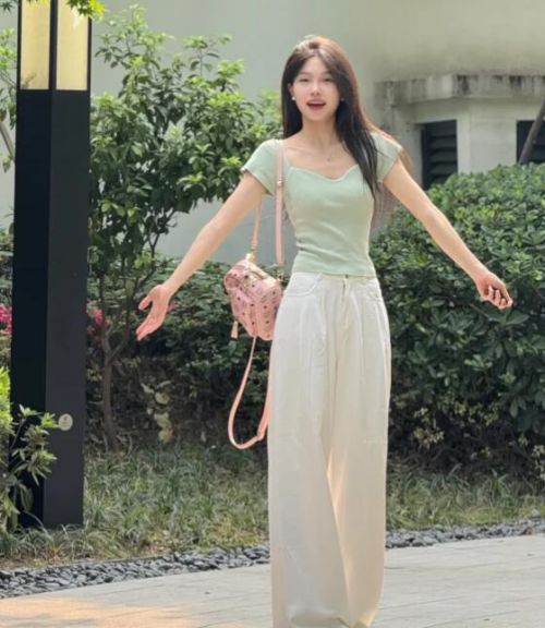 青色上衣搭配什么裤子好看？7种经典配色方案推荐-美派服饰网(图5)