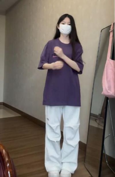 紫色T恤配什么颜色裤子好看 搭配技巧全攻略-美派服饰网(图2)