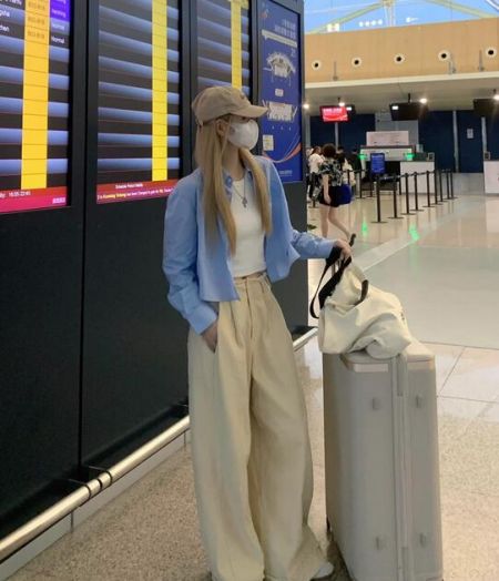 米白色阔腿裤搭配什么上衣好看?7种时尚穿搭方案-美派服饰网(图3) 米白色阔腿裤搭配什么上衣好看?7种时尚穿搭方案-美派服饰网(图3)