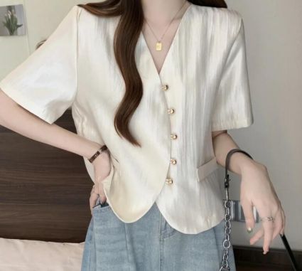 女生上半身胖下半身瘦如何穿出小香风格 优雅穿搭技巧分享-美派服饰网(图1)