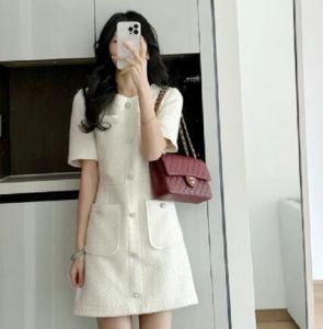 女生上半身胖下半身瘦如何穿出小香风格 优雅穿搭技巧分享-美派