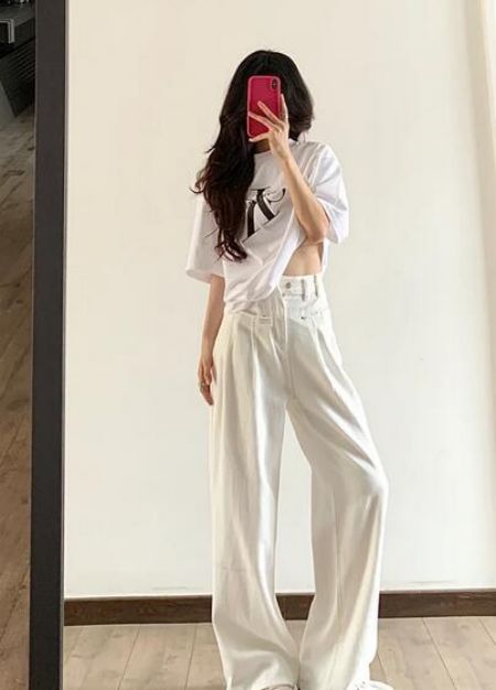 米白色阔腿裤搭配什么上衣好看?7种时尚穿搭方案-美派服饰网(图1) 米白色阔腿裤搭配什么上衣好看?7种时尚穿搭方案-美派服饰网(图1)