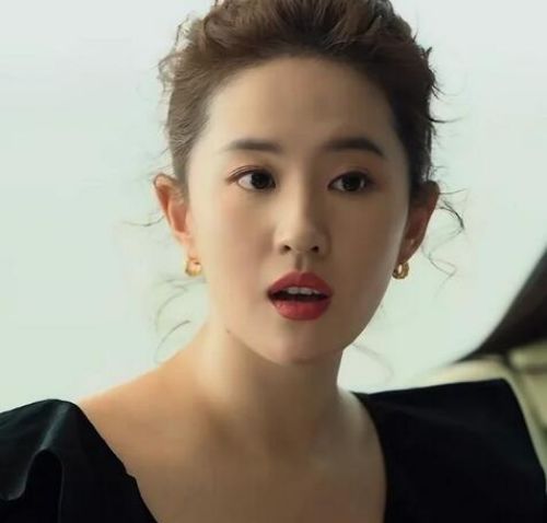 丸子头配什么耳环好看?7种耳环搭配技巧让你更时尚-美派服饰网(图3) 丸子头配什么耳环好看?7种耳环搭配技巧让你更时尚-美派服饰网(图3)