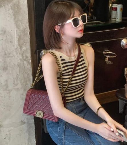 短发女生服装搭配指南:8种风格展现时尚魅力-美派服饰网(图1) 短发女生服装搭配指南:8种风格展现时尚魅力-美派服饰网(图1)