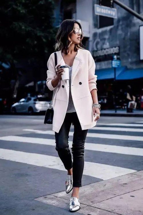 银色鞋子搭配什么颜色衣服最时尚美观-美派服饰网(图1) 银色鞋子搭配什么颜色衣服最时尚美观-美派服饰网(图1)