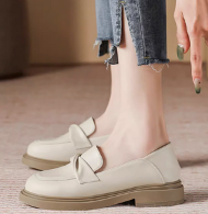 白色皮鞋搭配什么衣服好看【图文】