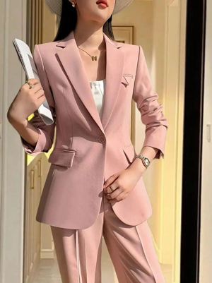 粉色西装裤搭配【多图】巧妙展现出个性和时尚感(图1)