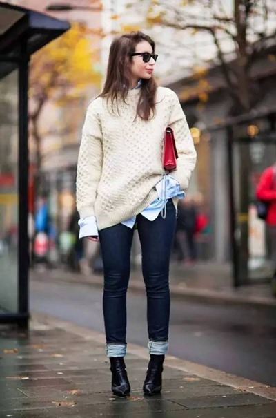 白色毛衣搭配衬衫【图】巧搭配白色毛衣变焦点(图3) 白色毛衣搭配衬衫【图】巧搭配白色毛衣变焦点(图3)