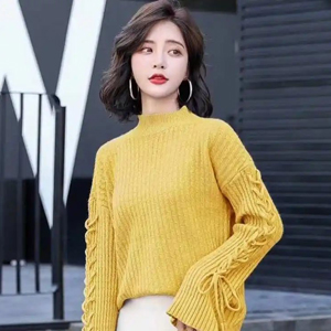 黄色毛衣搭配,这样搭配黄色毛衣展现出明快与活力