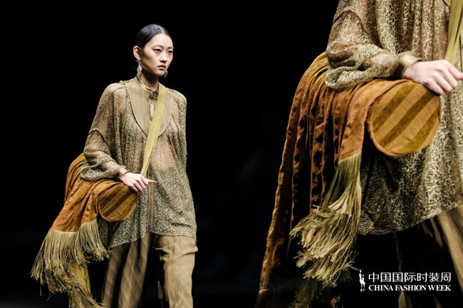 佗寂2025春夏系列发布会：“见空”主题，诠释时光与灵魂的对话(图7)