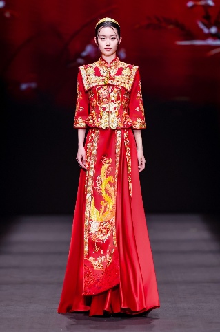 1742601569115330.jpg “虎丘婚纱日”强势登陆中国国际时装周,展现中国婚纱设计力量(图14)