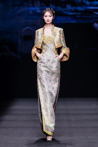 1742601570875048.jpg “虎丘婚纱日”强势登陆中国国际时装周,展现中国婚纱设计力量(图17)