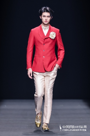 1742602410956871.jpg “虎丘婚纱日”强势登陆中国国际时装周,展现中国婚纱设计力量(图33)